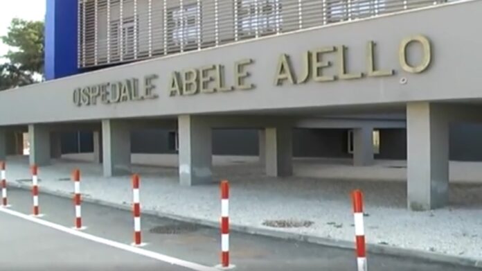 Carenza cronica ospedale Ajello