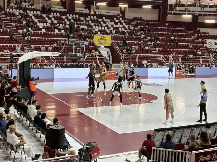 Trapani Shark-Ryukyu Golden Kings